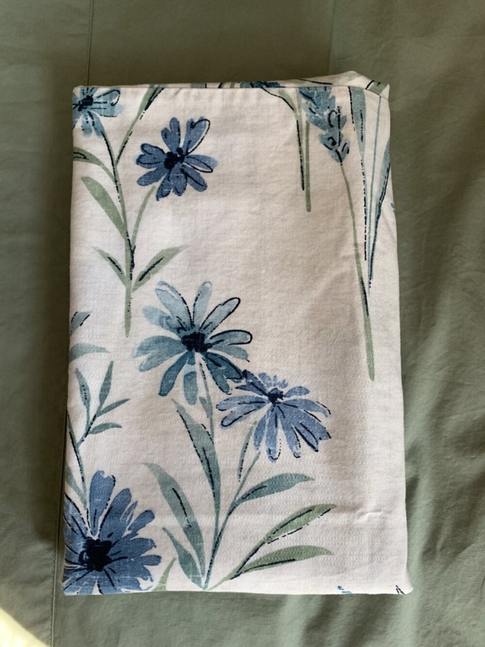 The Company Store Cotton King Pillowcases Set of Six Like New - Picture 3 of 4